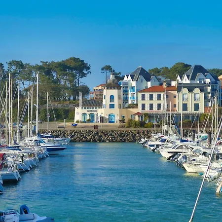 Hébergement de vacances Maison Au Cœur D'un Village Proche Golf Port Et - 5 Pers