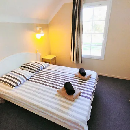 Hébergement de vacances Maison Au Cœur D'un Village Proche Golf Port Et - 5 Pers *